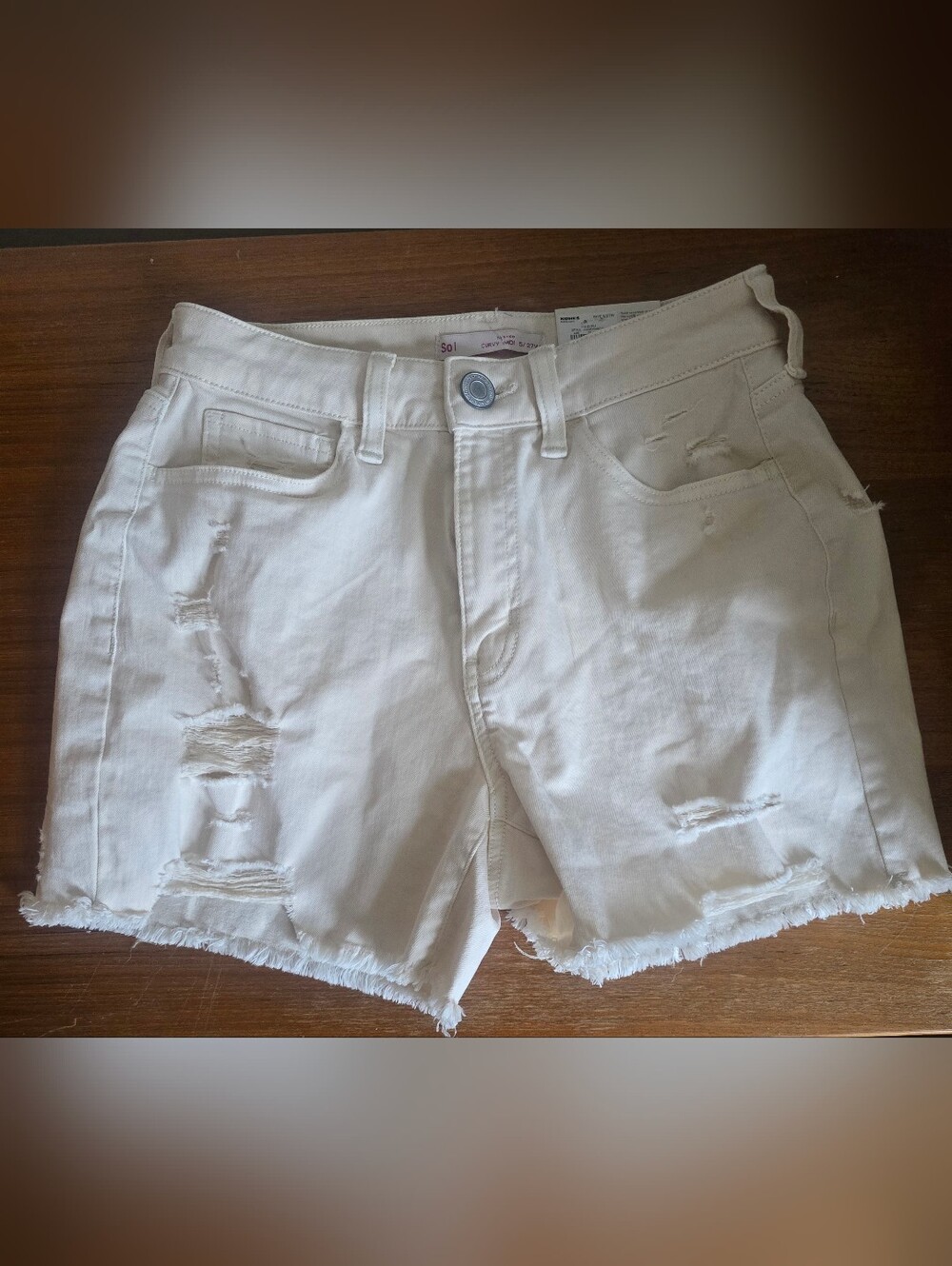 SO High Rise Curvy Midi Cream Womans Shorts Size 5x27 W NEW